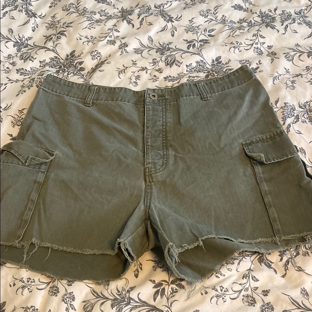 Vintage J. Crew Olive Women's Cargo Shorts